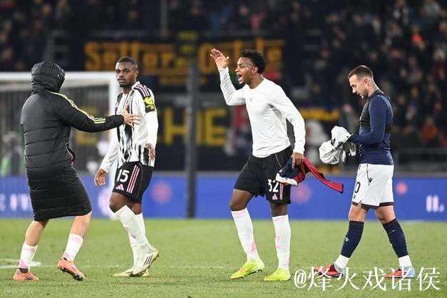 尤文胜博洛尼亚,卡瓦尔破门,戴维进球被判无效,赫格姆染红离场! 尤文胜博洛尼亚,卡瓦尔破门,戴维进球被判无效,赫格姆染红离场!